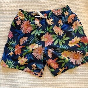 Chubbies Men's Classic Lined Navy floral 5.5" Swim Trunks - size small